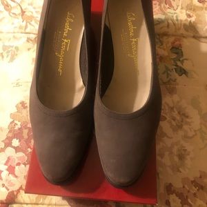 Womens Salvatore Ferragamo shade heels. Size 7.5. Never worn